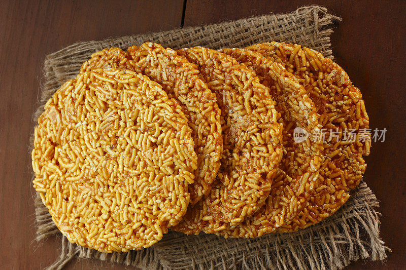 Bhujia Chikki, Sev Chikki, Sev Gajak, Namkeen Chikki, Sevpatti, Sevpapdi或Sev Jaggery